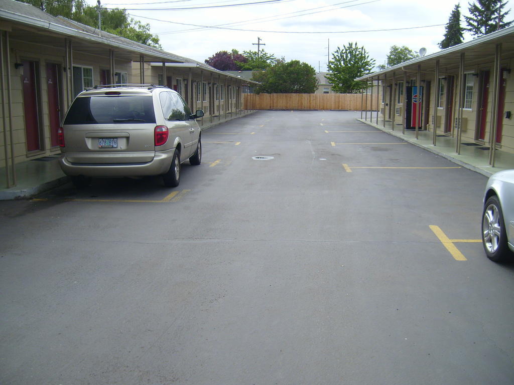 Cascade City Center Motel Лебанон Екстериор снимка