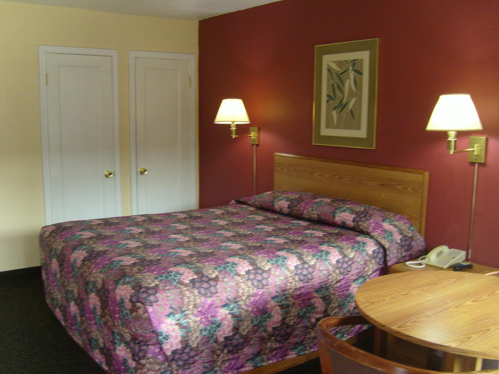 Cascade City Center Motel Лебанон Стая снимка