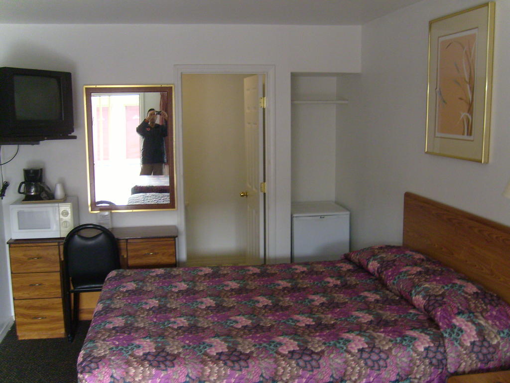 Cascade City Center Motel Лебанон Стая снимка