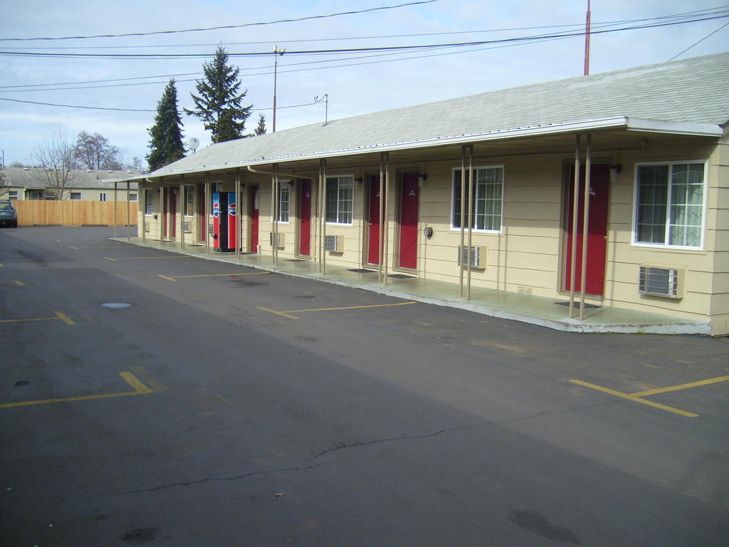 Cascade City Center Motel Лебанон Екстериор снимка